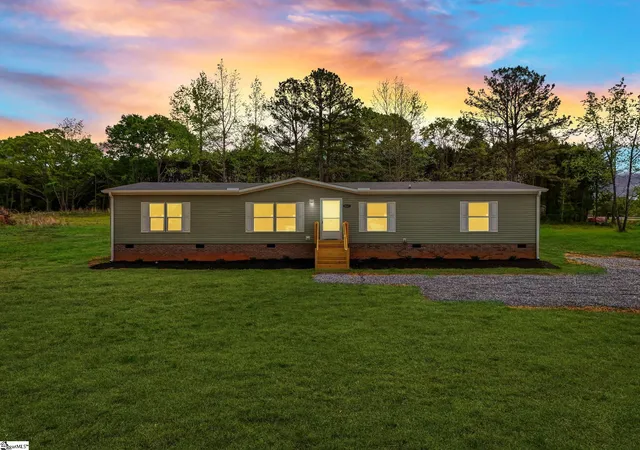 1st image of 2047 Flat Rock Rd, Starr, SC 29684 | MLS# 1587471