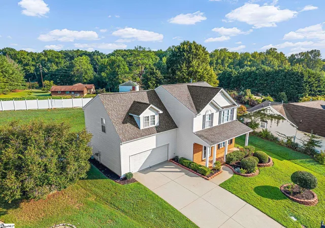 Photo 3 of Single family home for sale at 112 Coxton Mill Ct, Greenville, SC 29605 | MLS# 1600945 | Listing updated on 2026-09-08