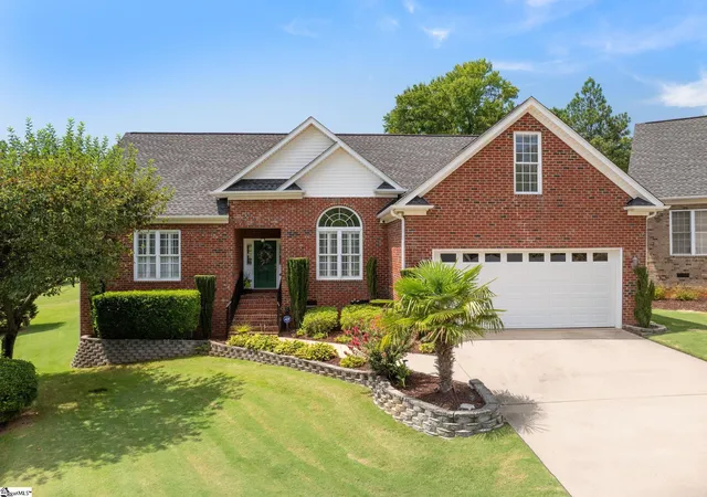 Photo 2 of Single family home for sale at 30 Belle Terre Ct, Greenville, SC 29609 | MLS# 1601737 | Listing updated on 2026-09-15