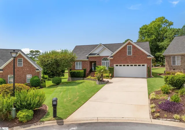 Photo 3 of Single family home for sale at 30 Belle Terre Ct, Greenville, SC 29609 | MLS# 1601737 | Listing updated on 2026-09-15