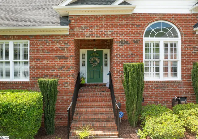 Photo 4 of Single family home for sale at 30 Belle Terre Ct, Greenville, SC 29609 | MLS# 1601737 | Listing updated on 2026-09-15