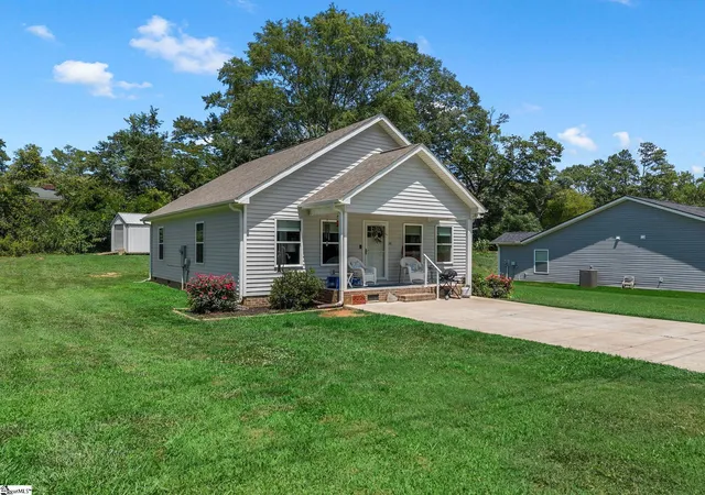 Photo 2 of Single family home for sale at 141 Fuller St, Pacolet, SC 29372 | MLS# 1597248 | Listing updated on 2026-07-09