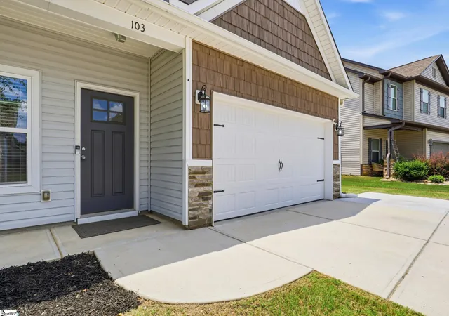Photo 2 of Single family home for sale at 103 Chadmore St, Simpsonville, SC 29681 | MLS# 1596549 | Listing updated on 2026-09-22