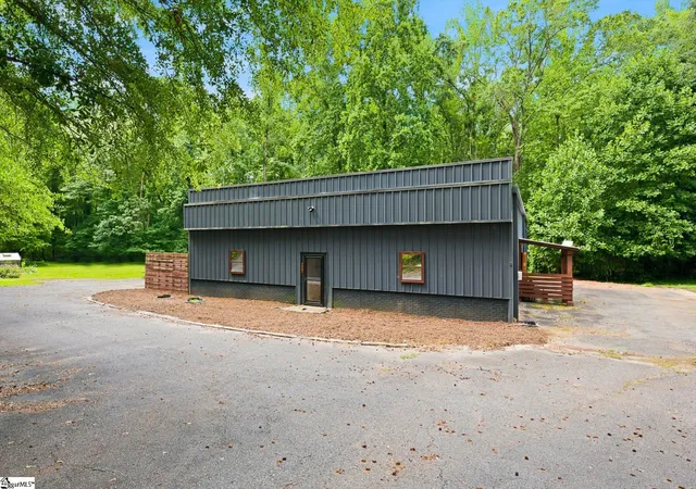Photo 2 of Single family home for sale at 240 Presher Rd, Anderson, SC 29625 | MLS# 1595561 | Listing updated on 2026-09-06