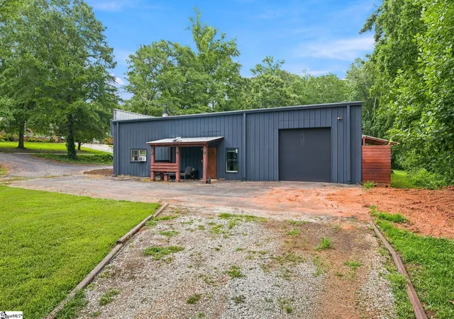Photo 4 of Single family home for sale at 240 Presher Rd, Anderson, SC 29625 | MLS# 1595561 | Listing updated on 2026-09-06