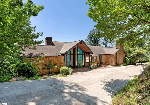 Photo 2 of Single family home for sale at 875 Altamont Rd, Greenville, SC 29609 | MLS# 1593906 | Listing updated on 2026-07-06
