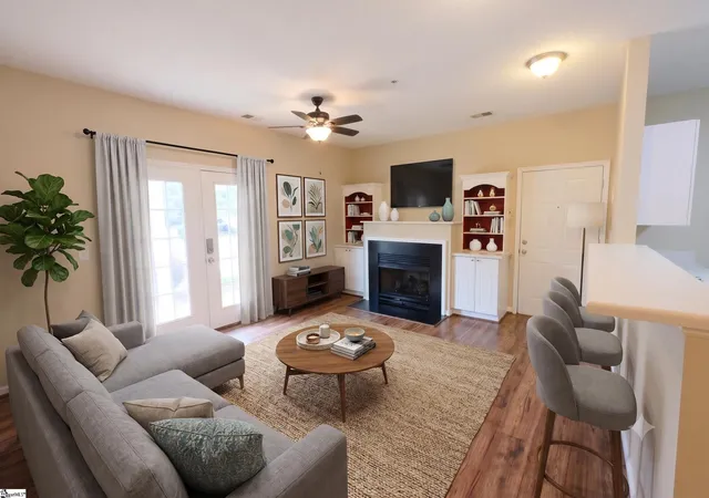 Photo 3 of Townhouse for sale at 602 Mckenna Cir, Greenville, SC 29615 | MLS# 1600402 | Listing updated on 2026-09-22