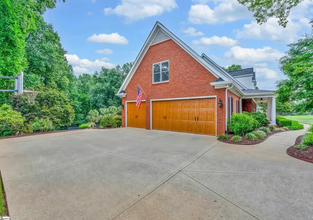 Photo 3 of Sale Pending at 5 King Eider Wy, Taylors, SC 29687 | MLS# 1602036 | Listing updated on 2026-09-08
