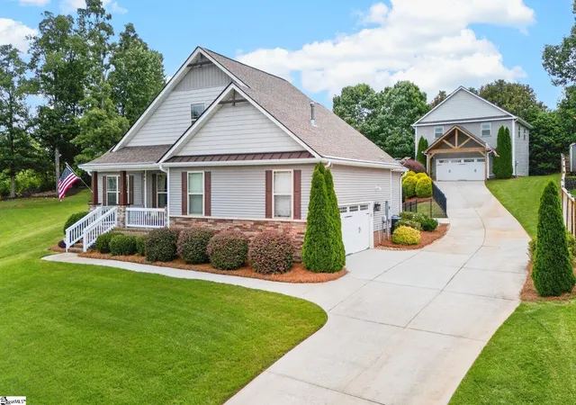 Photo 1 of Single family home for sale at 218 Wilowgreen Wy, Greer, SC 29651 | MLS# 1595508 | Listing updated on 2026-09-11