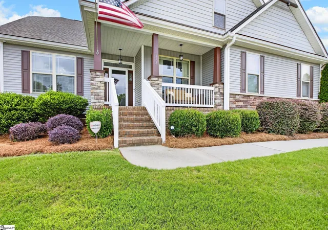 Photo 2 of Single family home for sale at 218 Wilowgreen Wy, Greer, SC 29651 | MLS# 1595508 | Listing updated on 2026-09-11