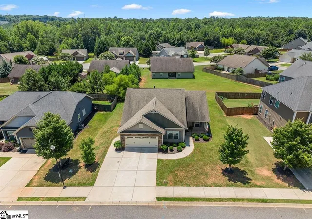 Photo 3 of Single family home for sale at 278 E Pyrenees Dr, Lyman, SC 29365 | MLS# 1601575 | Listing updated on 2026-08-24