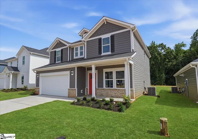 Photo 2 of Sale Pending at 1015 Southwell Dr, Anderson, SC 29624 | MLS# 1593445 | Listing updated on 2026-09-11