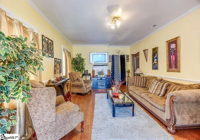 Photo 2 of Single family home for sale at 46 Peachtree St, Clinton, SC 29325 | MLS# 1599881 | Listing updated on 2026-08-24