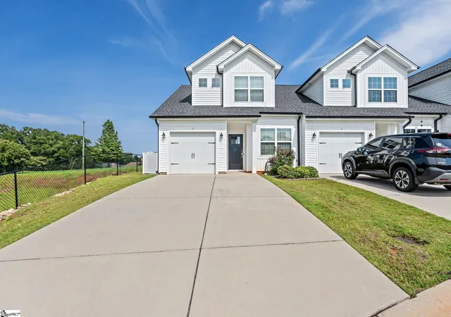 Photo 1 of Townhouse for sale at 5 Table Mountain Trl, Greer, SC 29651 | MLS# 1601413 | Listing updated on 2026-08-31
