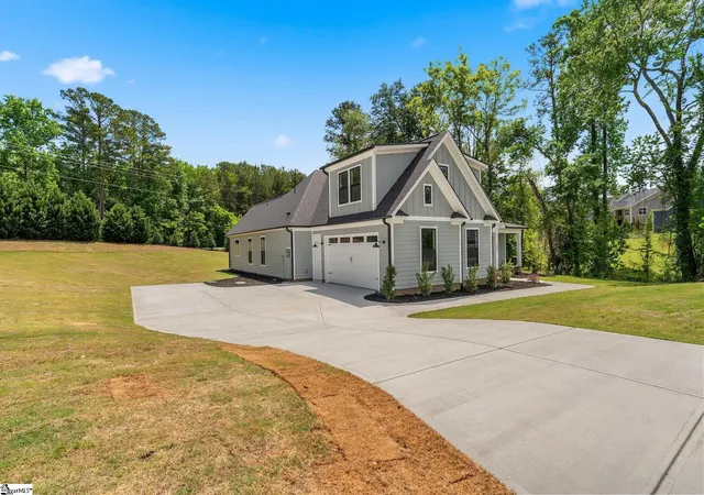 Photo 3 of Single family home for sale at 202 Timothy Ct, Anderson, SC 29621 | MLS# 1584727 | Listing updated on 2026-10-16