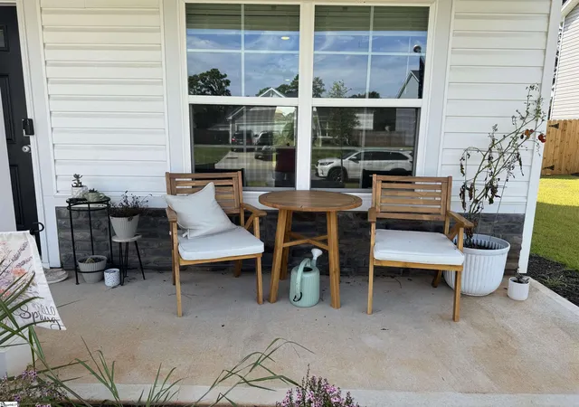 Photo 2 of Single family home for sale at 106 Southern Magnolia Ln, Laurens, SC 29360 | MLS# 1602375 | Listing updated on 2026-09-06