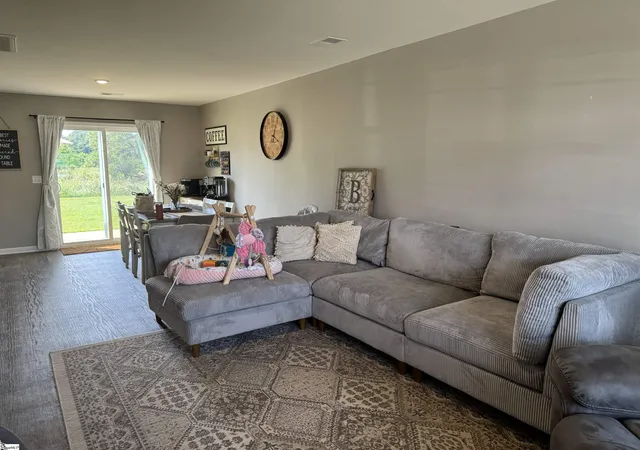 Photo 3 of Single family home for sale at 106 Southern Magnolia Ln, Laurens, SC 29360 | MLS# 1602375 | Listing updated on 2026-09-06