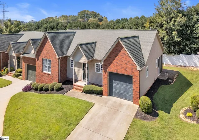 Photo 1 of Townhouse for sale at 124b Pinnacle Ln, Easley, SC 29642 | MLS# 1569982 | Listing updated on 2025-09-23