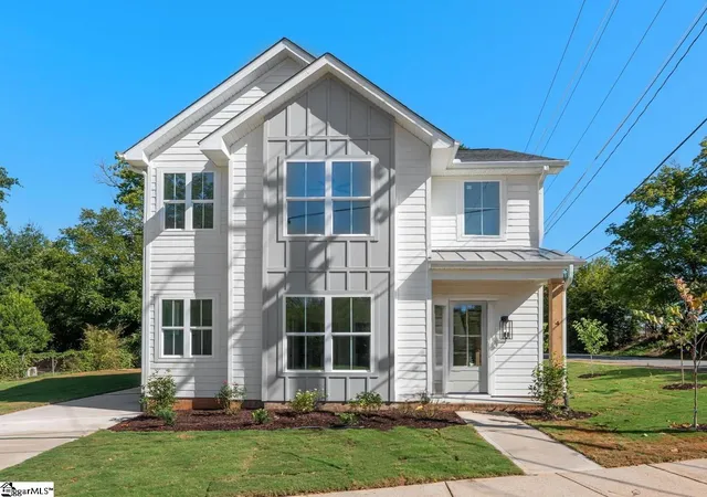 Photo 2 of Single family home for sale at 4 Temple St, Greenville, SC 29601 | MLS# 1601447 | Listing updated on 2026-09-02
