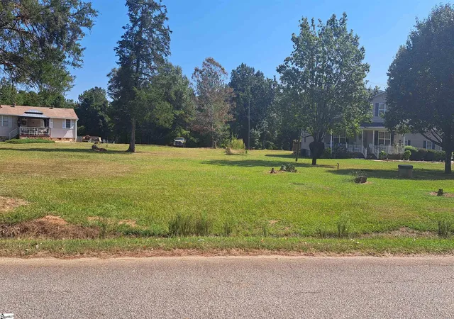 Land for sale at 726 Bill Pearson Rd, Woodruff, SC 29388 | MLS# 1570410