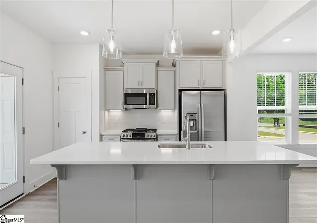 Photo 3 of Townhouse for sale at 500 Round Rock Wy, Fountain Inn, SC 29644 | MLS# 1601949 | Listing updated on 2026-09-02