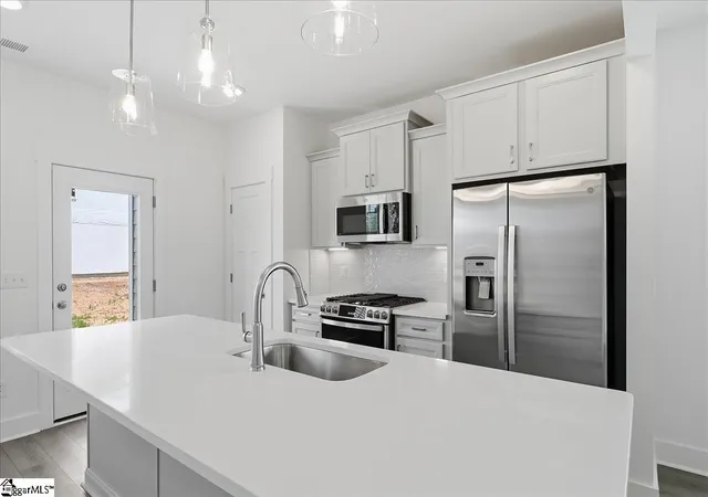Photo 3 of Townhouse for sale at 500 Round Rock Wy, Fountain Inn, SC 29644 | MLS# 1601949 | Listing updated on 2026-09-02