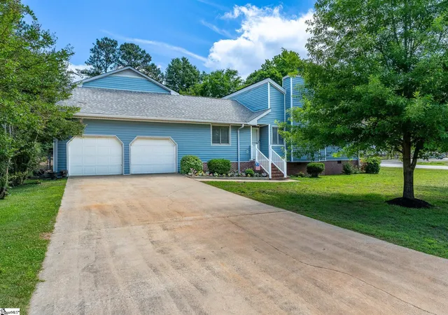 Photo 4 of Single family home for sale at 200 Belmont Stakes, Clinton, SC 29325 | MLS# 1597382 | Listing updated on 2026-09-12