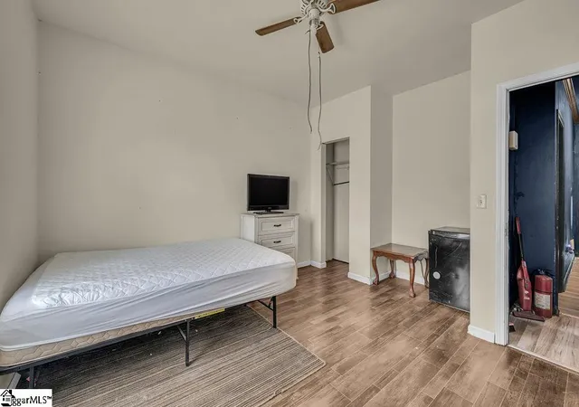 Photo 3 of Single family home for sale at 1660 Wofford St, Spartanburg, SC 29301 | MLS# 1587235 | Listing updated on 2026-10-16