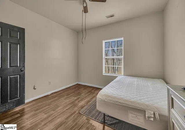 Photo 4 of Single family home for sale at 1660 Wofford St, Spartanburg, SC 29301 | MLS# 1587235 | Listing updated on 2026-10-16