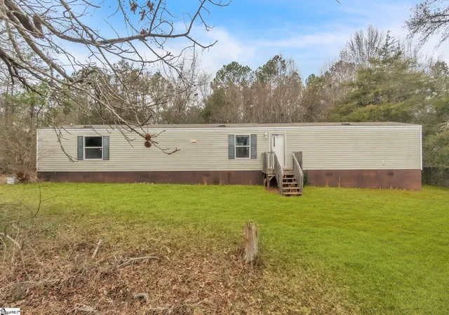 145 Shaw Ridge Dr, Woodruff, SC 29388 | MLS# 1587018 | Houzeo