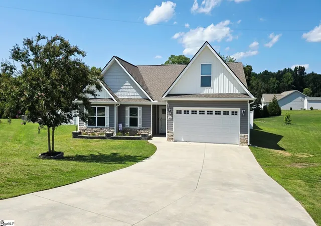 Photo 1 of Single family home for sale at 874 W Keepsake Ln, Inman, SC 29349 | MLS# 1595627 | Listing updated on 2026-09-19