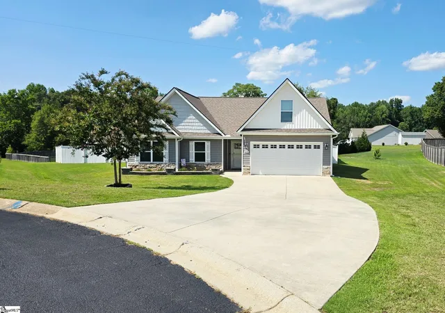 Photo 3 of Single family home for sale at 874 W Keepsake Ln, Inman, SC 29349 | MLS# 1595627 | Listing updated on 2026-09-19