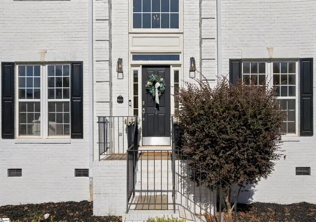 Photo 3 of Single family home for sale at 7 Suffolk Downs Way, Greenville, SC 29615 | MLS# 1608108 | Listing updated on 2026-10-30