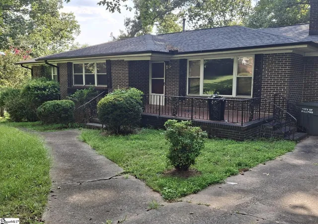 Photo 1 of Single family home for sale at 211 Thomas Rd, Pickens, SC 29671 | MLS# 1601147 | Listing updated on 2026-09-30