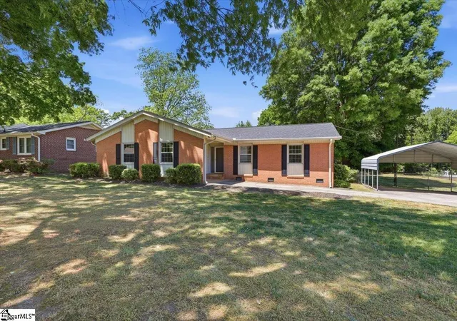 Photo 2 of Single family home for sale at 27 Cherrylane Dr, Greenville, SC 29617 | MLS# 1597811 | Listing updated on 2026-07-15