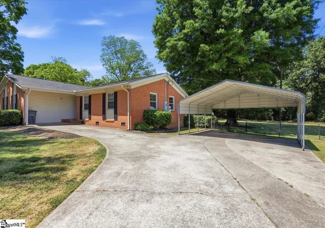 Photo 3 of Single family home for sale at 27 Cherrylane Dr, Greenville, SC 29617 | MLS# 1597811 | Listing updated on 2026-07-15