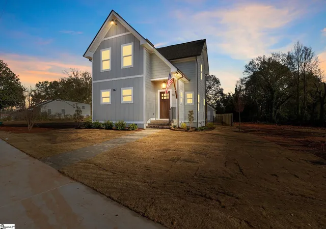 Photo 3 of Single family home for sale at 107 Potomac Ave, Greenville, SC 29605 | MLS# 1595631 | Listing updated on 2026-06-22