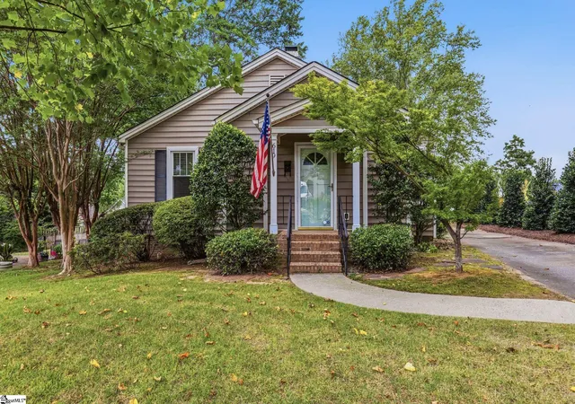 Photo 1 of Single family home for sale at 619 Summit Dr, Greenville, SC 29609 | MLS# 1602229 | Listing updated on 2026-09-03