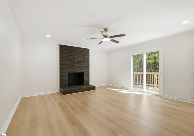Photo 3 of Single family home for sale at 8 Overlook Ct, Greenville, SC 29609 | MLS# 1602289 | Listing updated on 2026-09-16