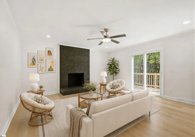 Photo 4 of Single family home for sale at 8 Overlook Ct, Greenville, SC 29609 | MLS# 1602289 | Listing updated on 2026-09-16