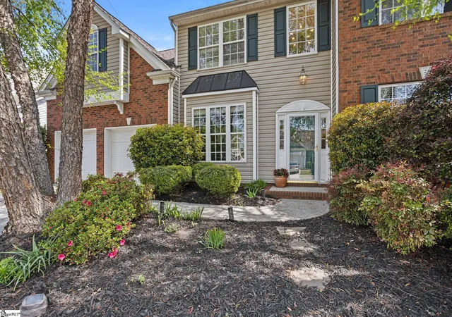 Photo 4 of Sale Pending at 14 Surrywood Dr, Greenville, SC 29607 | MLS# 1587686 | Listing updated on 2026-05-24