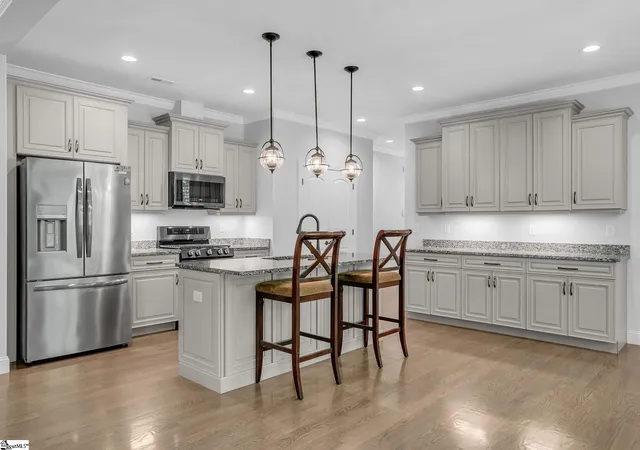 Photo 3 of Single family home for sale at 4 Colonel Storrs Ct, Greer, SC 29650 | MLS# 1596538 | Listing updated on 2026-09-15