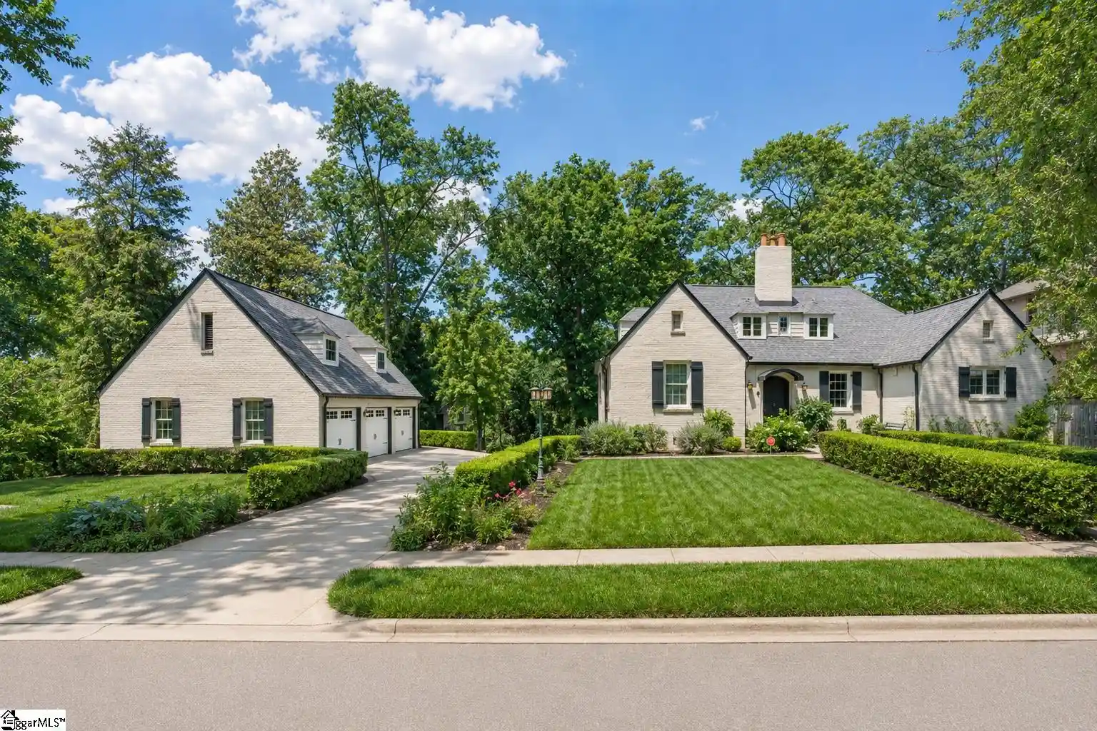 Photo 1 of Single family home for sale at 121 Tindal Ave, Greenville, SC 29605 | MLS# 1607012 | Listing updated on 2026-10-19