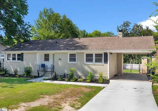 Photo 1 of Single family home for sale at 305 Pine Knoll Dr, Greenville, SC 29609 | MLS# 1598238 | Listing updated on 2026-09-07