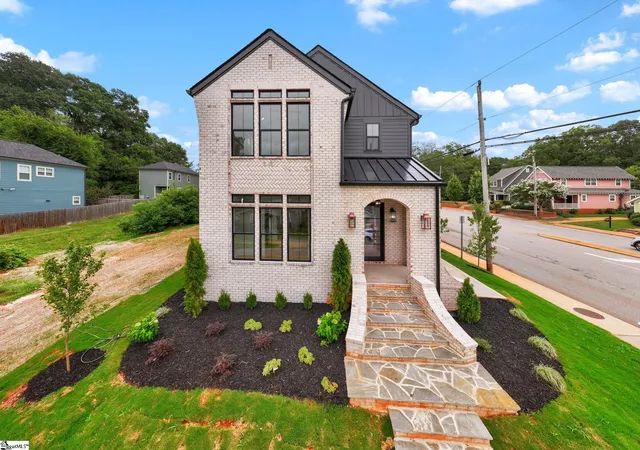 Photo 2 of Single family home for sale at 223 S Calhoun St, Greenville, SC 29601 | MLS# 1599702 | Listing updated on 2026-09-10