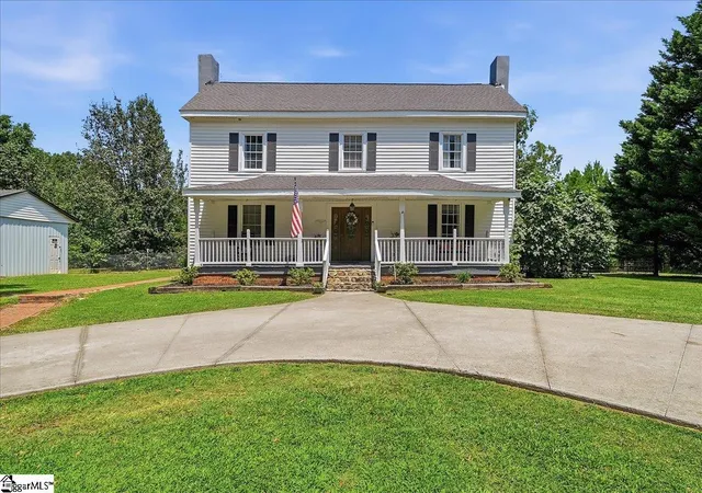 Photo 1 of Single family home for sale at 124 E Mcgee St, Honea Path, SC 29654 | MLS# 1599382 | Listing updated on 2026-08-04