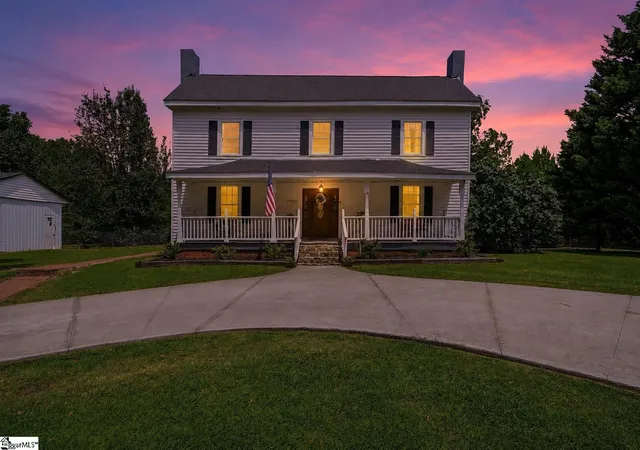 Photo 2 of Single family home for sale at 124 E Mcgee St, Honea Path, SC 29654 | MLS# 1599382 | Listing updated on 2026-08-04