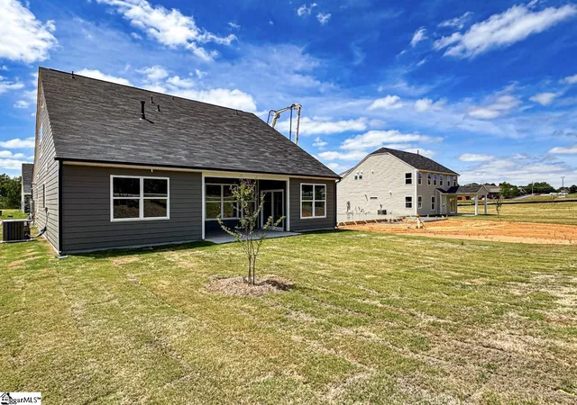 Photo 2 of Single family home for sale at 1821 Betsy Ross Dr, Moore, SC 29369 | MLS# 1570776 | Listing updated on 2026-08-14