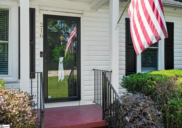 Homes for sale in Greenville, SC | 216 Beth Dr, Greenville, SC 29609 | MLS# 1594899