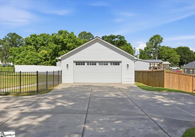 Photo 2 of Single family home for sale at 803 Quillen Ave, Fountain Inn, SC 29644 | MLS# 1597822 | Listing updated on 2026-09-03